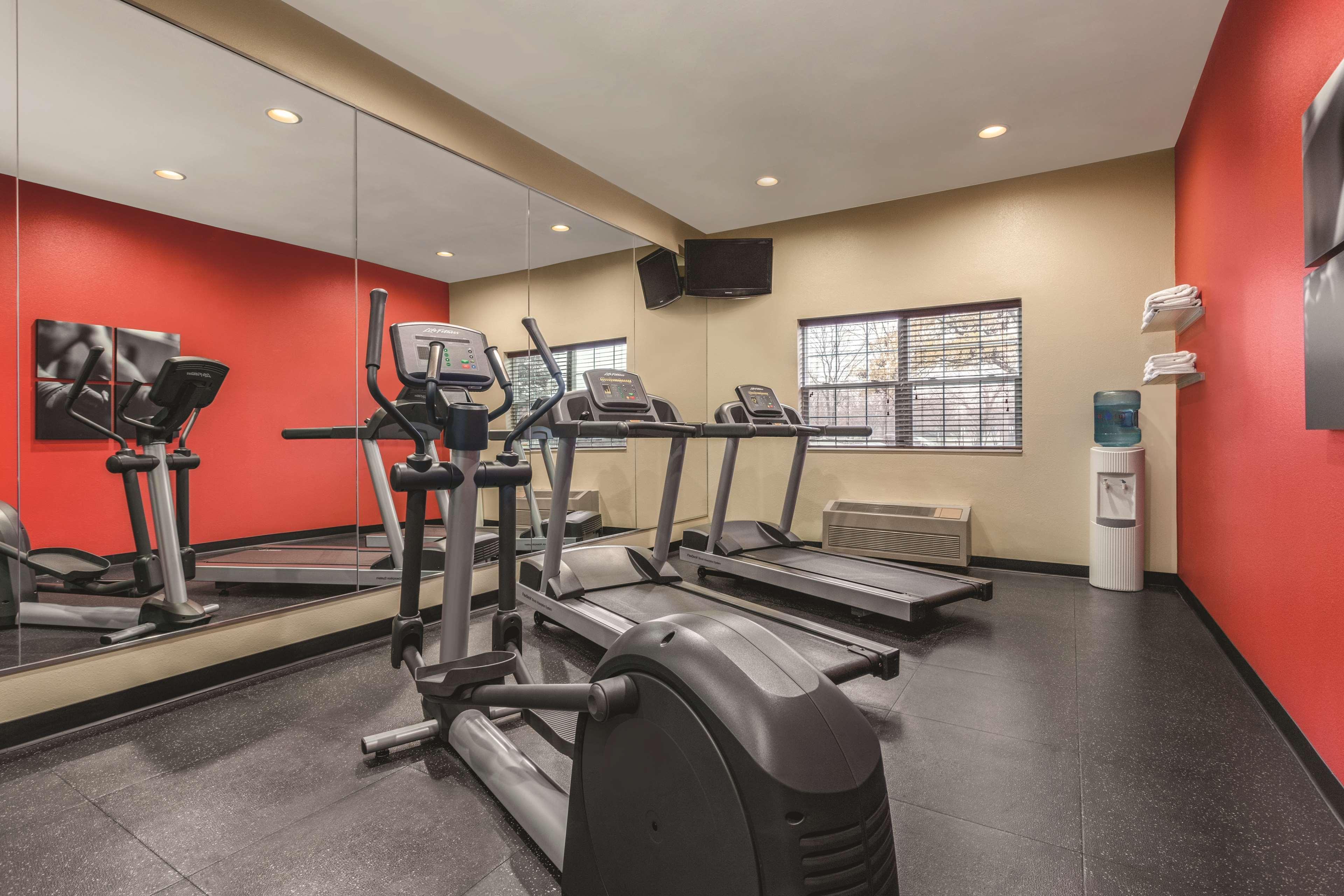 Country Inn & Suites By Radisson, Dakota Dunes, Sd Εξωτερικό φωτογραφία