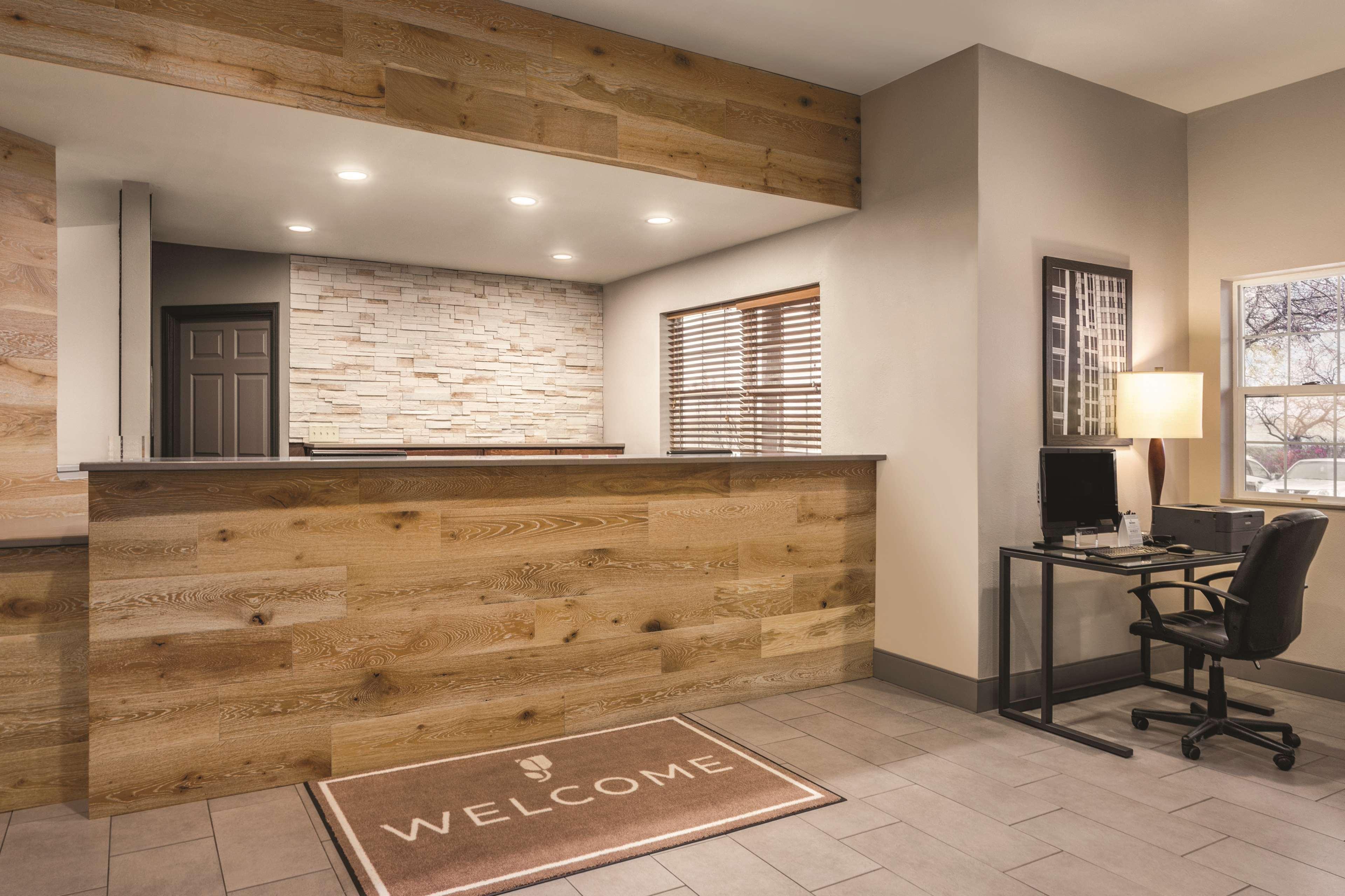 Country Inn & Suites By Radisson, Dakota Dunes, Sd Εξωτερικό φωτογραφία