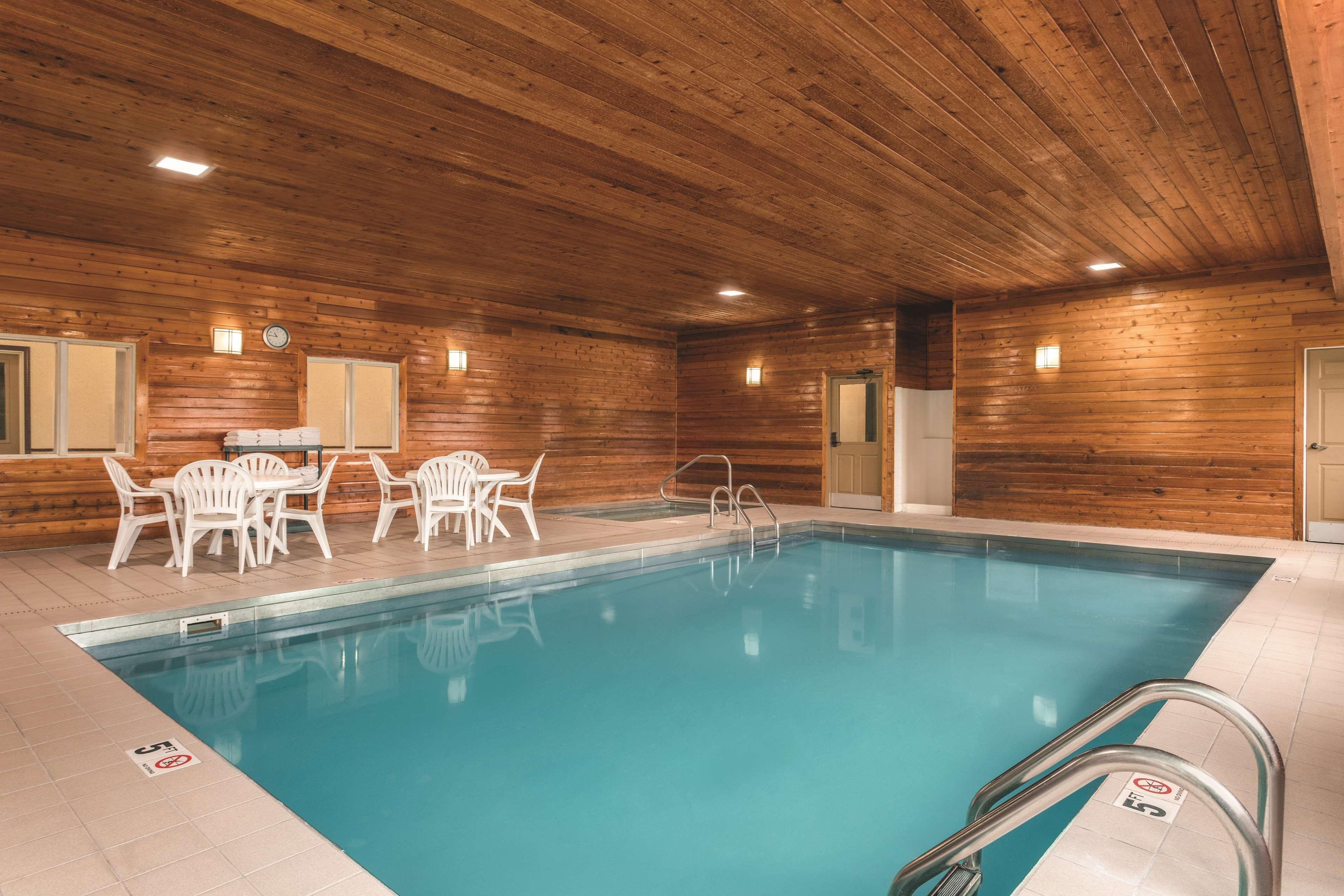Country Inn & Suites By Radisson, Dakota Dunes, Sd Εξωτερικό φωτογραφία